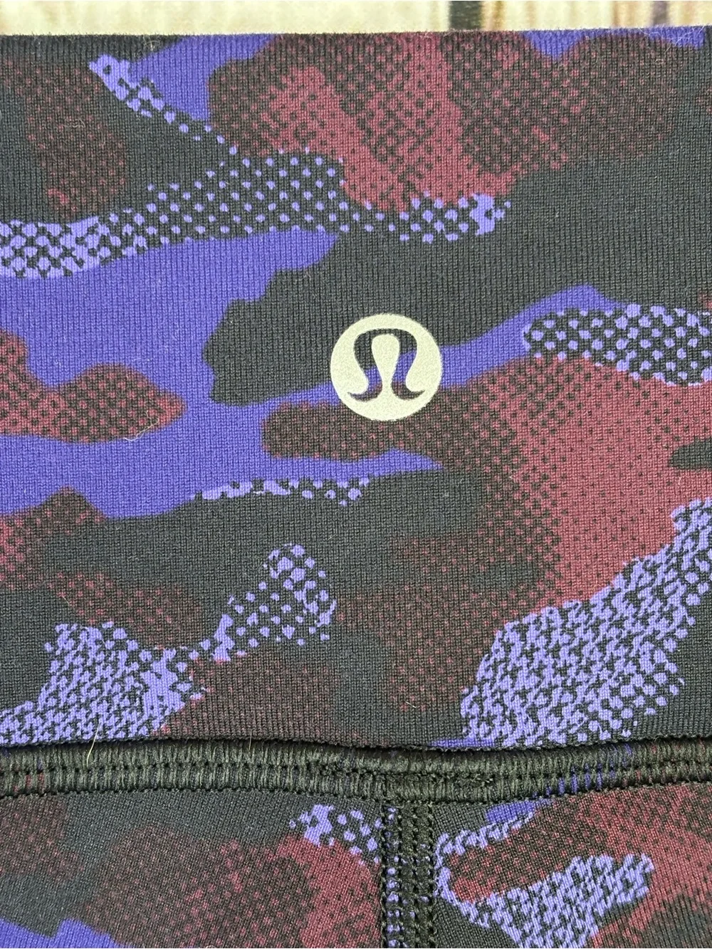 🍋Lululemon Wunder Under Crop III Size 10 Hounds Camo Blue Black Mid Rise 21”